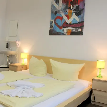 Ostello Pension Central Hostel Berlin *