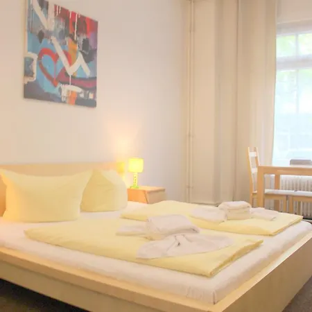 Pension Central Hostel Berlin Berlino